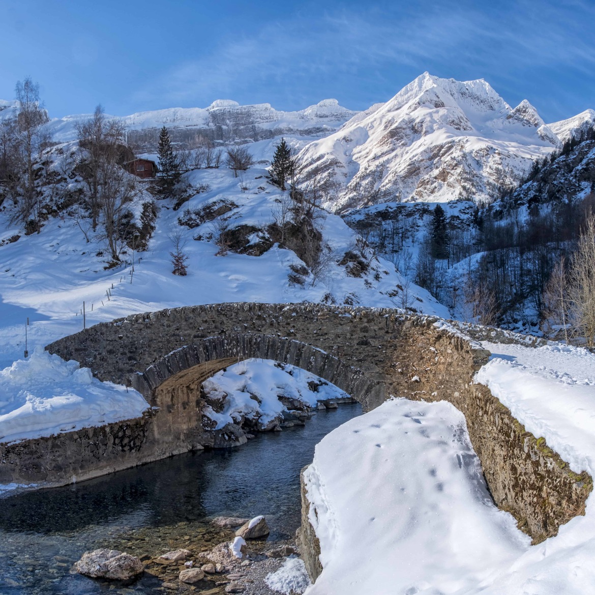Le pont de Gavarnie en hiver