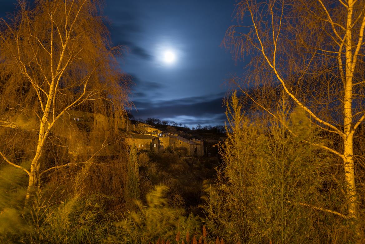 Village la nuit