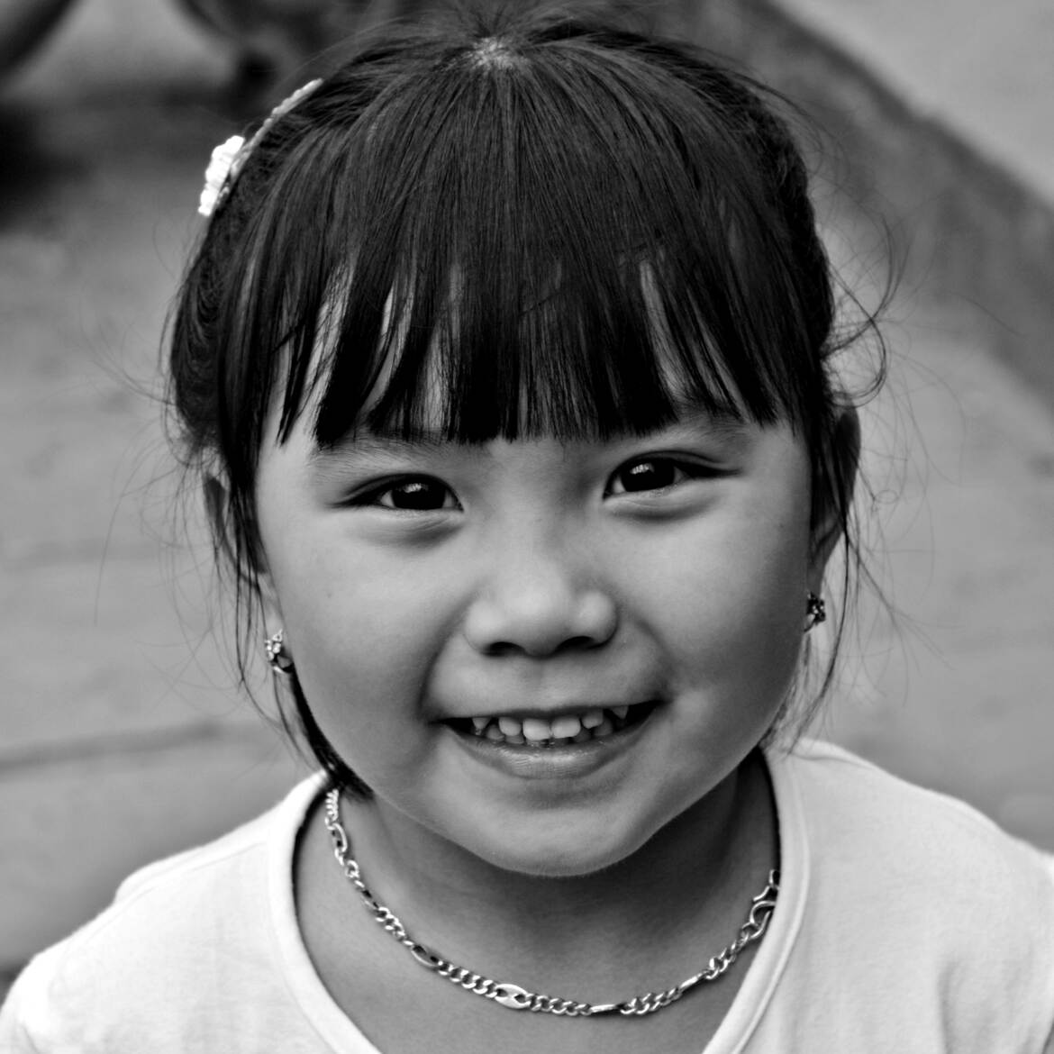 Trop contente d'être photographiée