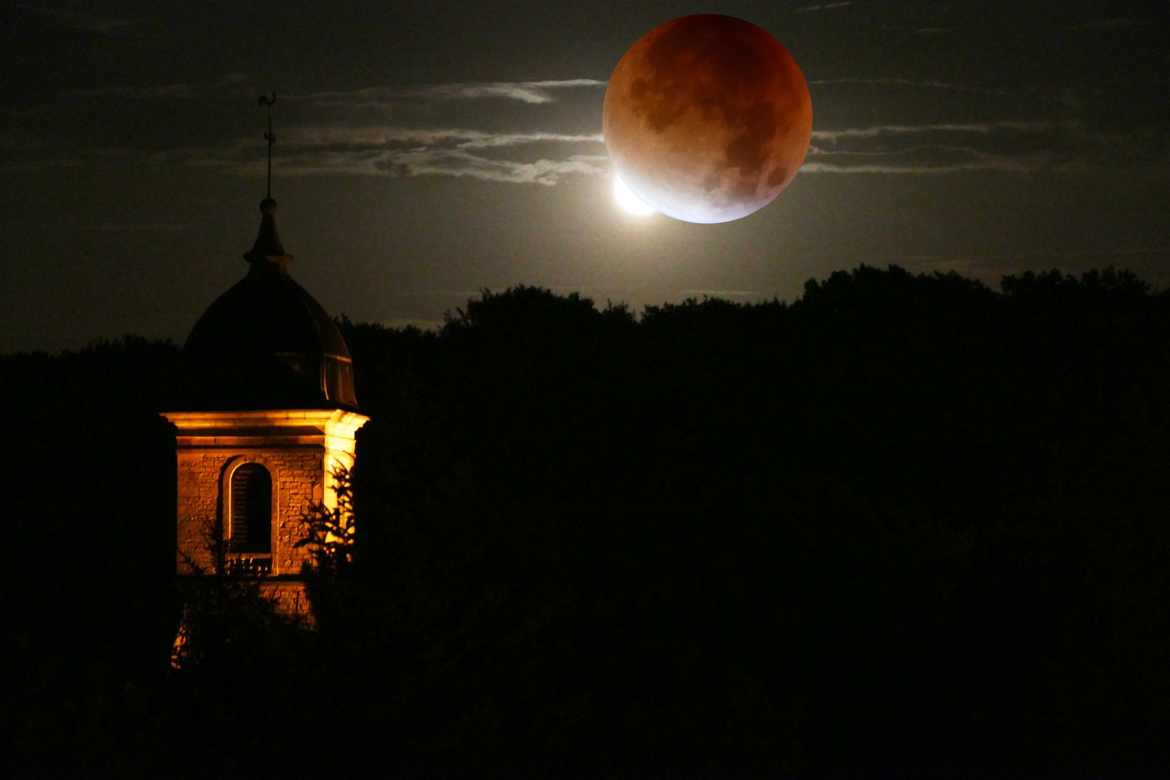 Eclipse de lune ou de soleil?