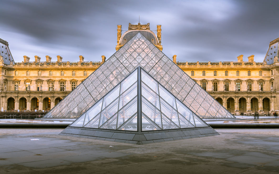Symétrie au Louvre #3