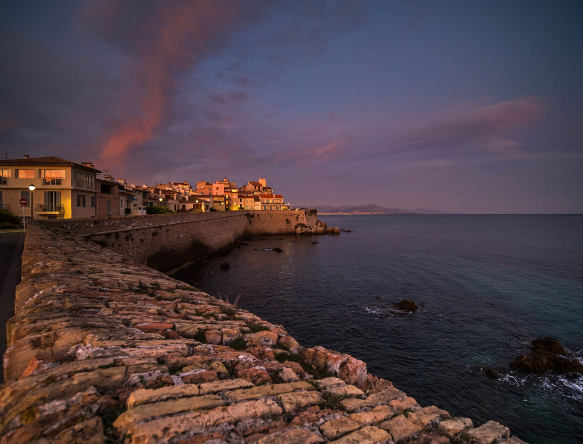 Crépuscule sur les remparts d'Antibes