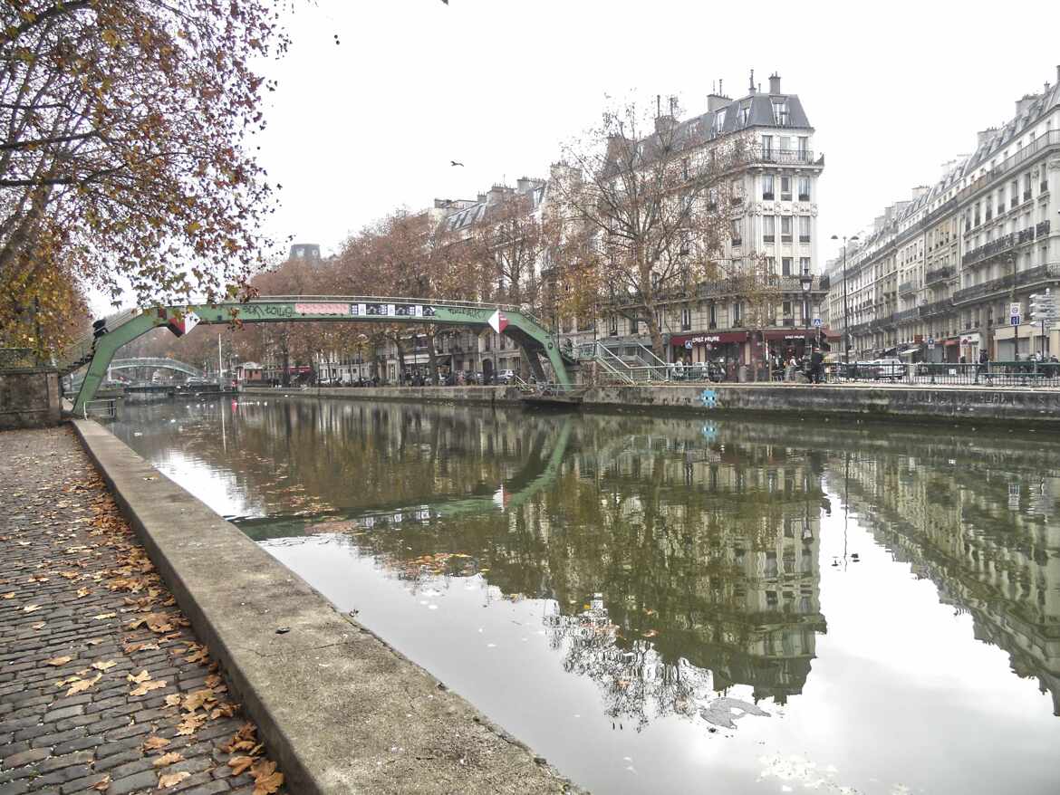 Au coin de la rue