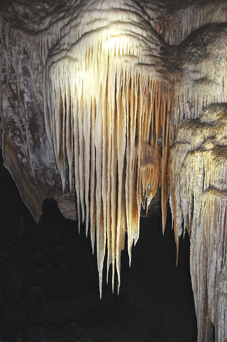 Draperies de la Grotte Orient