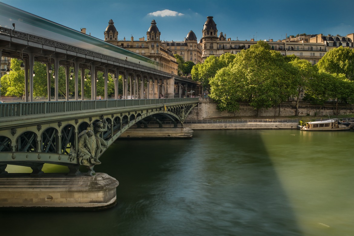 Le Métro du pont Bir Hakeim