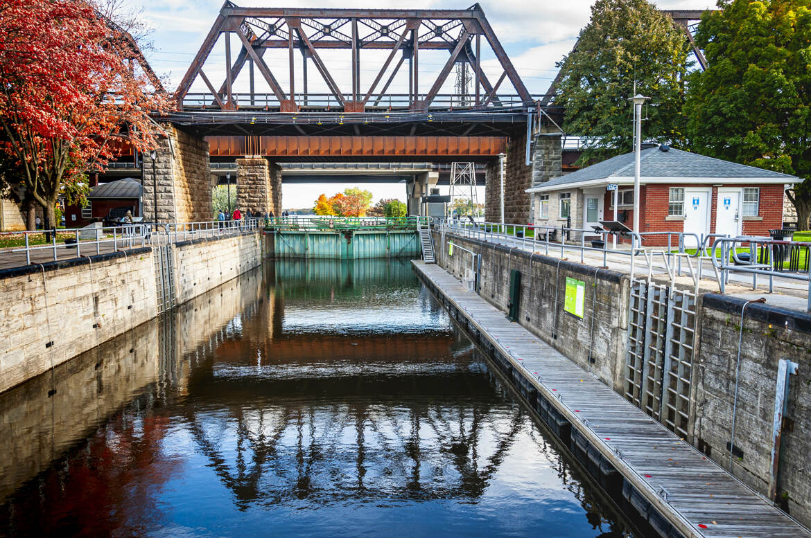 Le pont de chemin de fer