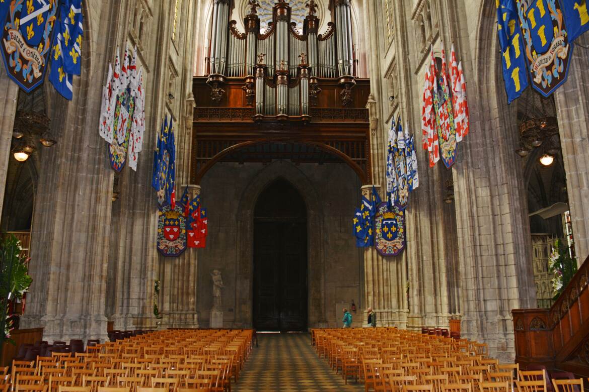 Cathédrale fêtant Jeanne d'Arc.