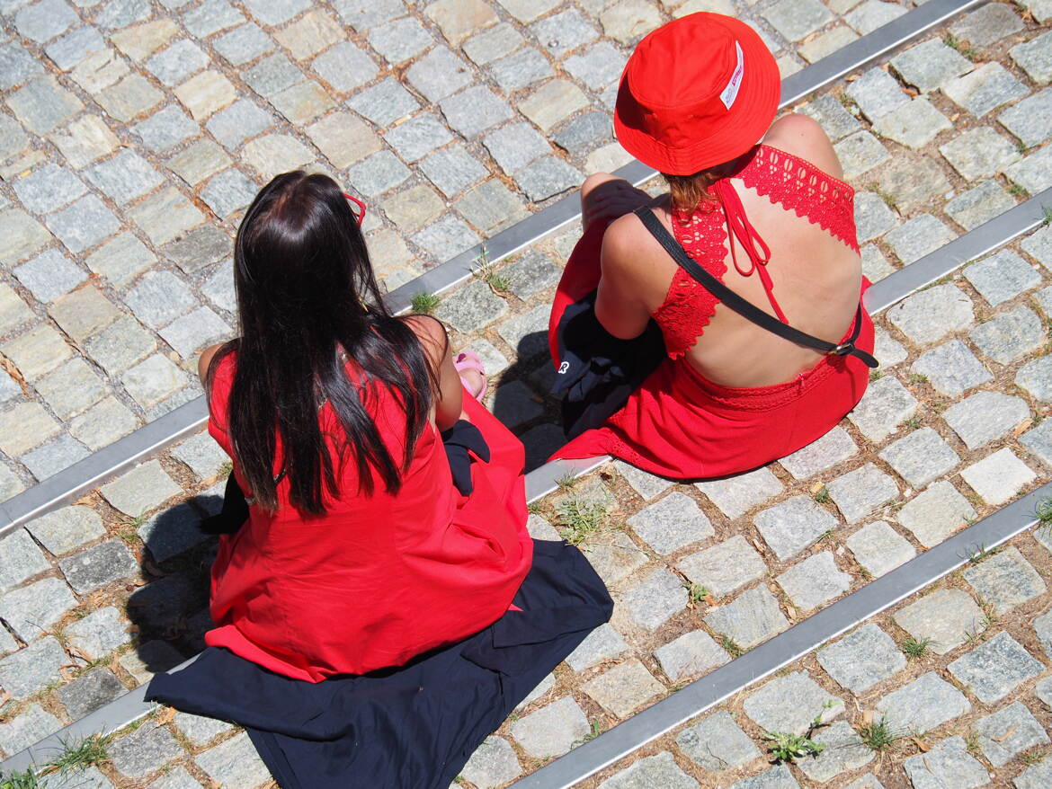 Les dames en rouge