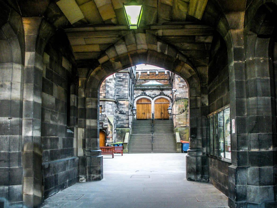 Entrée principale du palais d' Édimbourg 3