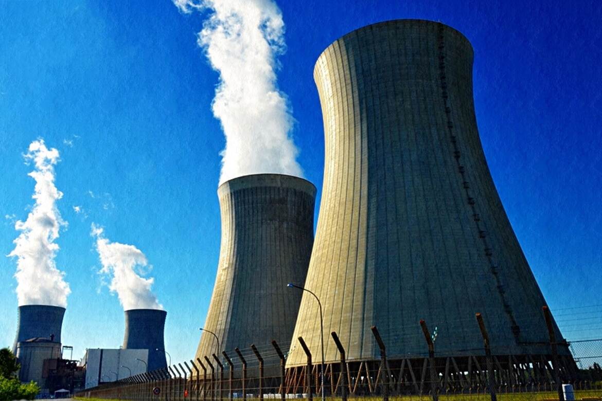 Les 4 cheminées de la Centrale nucléaire