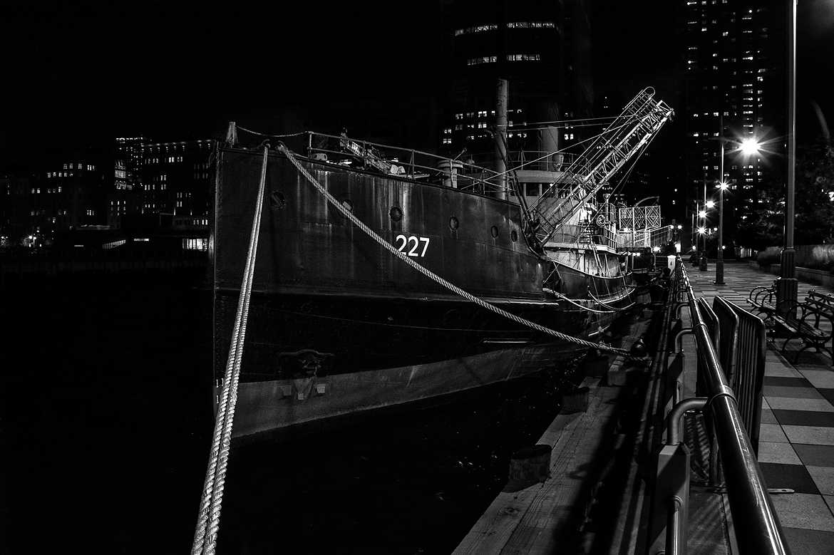 Concours Photo - Noir - black boat par Jeremy_7517