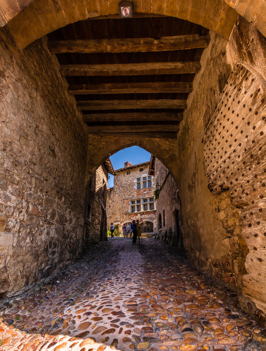 Pérouges, passage