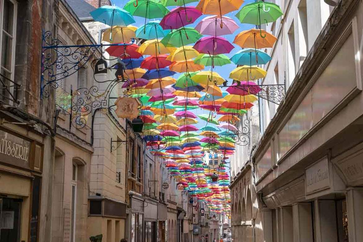 Les parapluies suspendus