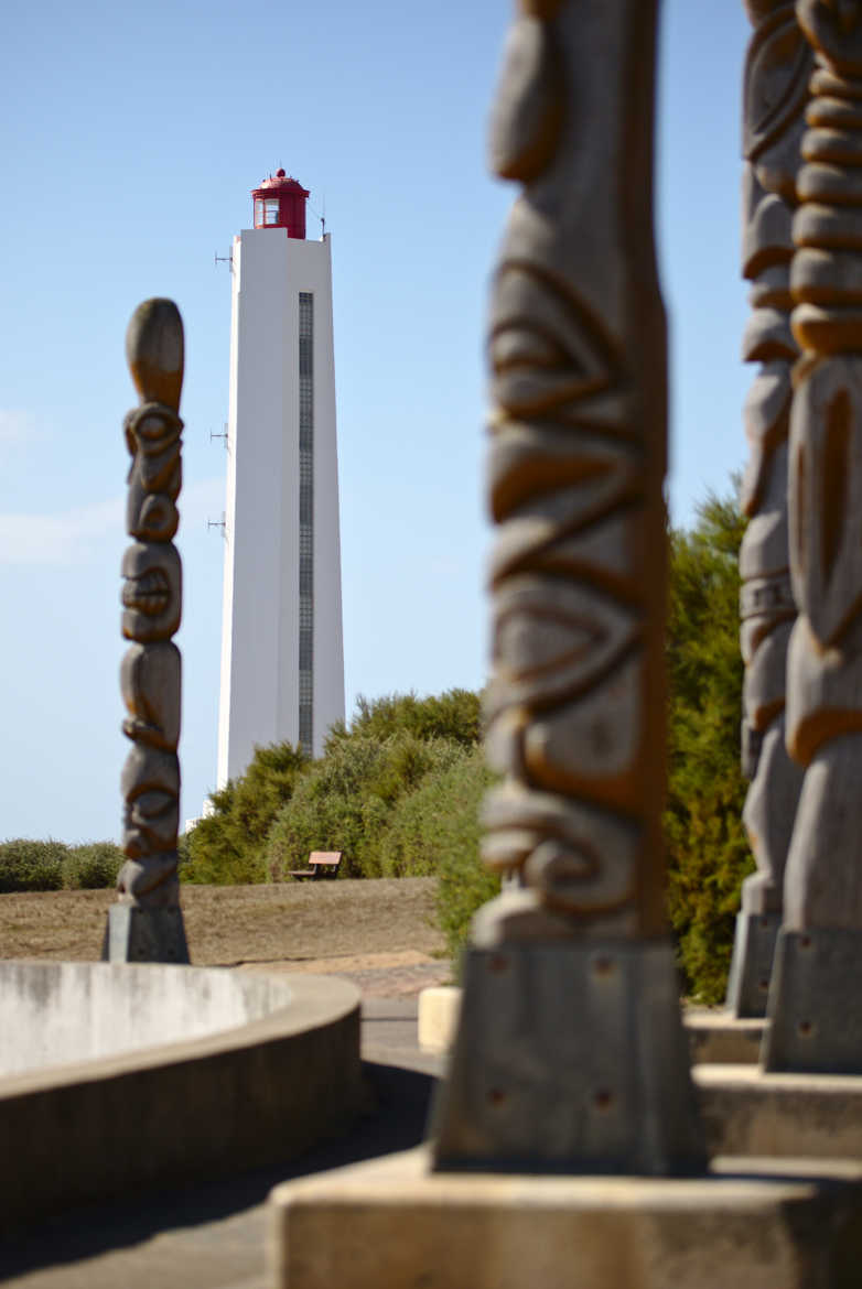 Les totems et le phare