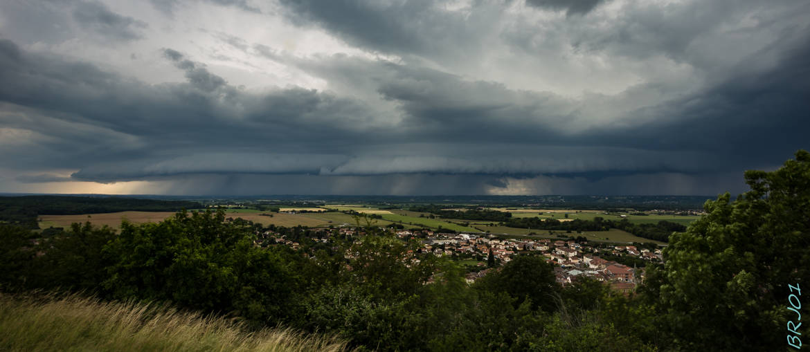 L orage arrive !!