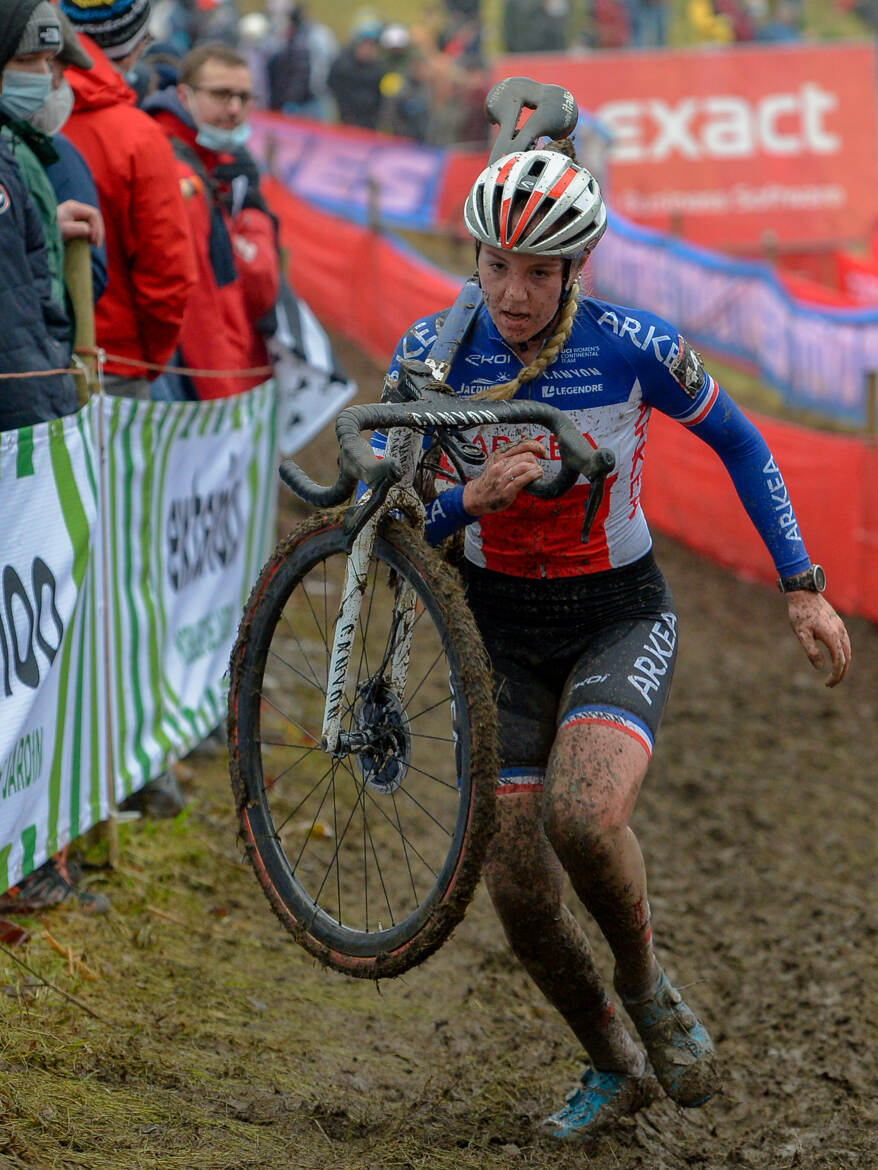 Amandine Fouquenet lors d'une épreuve de cyclo-cross