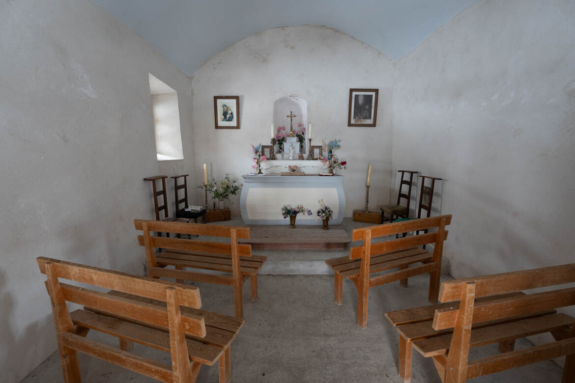 Humble chapelle de montagne