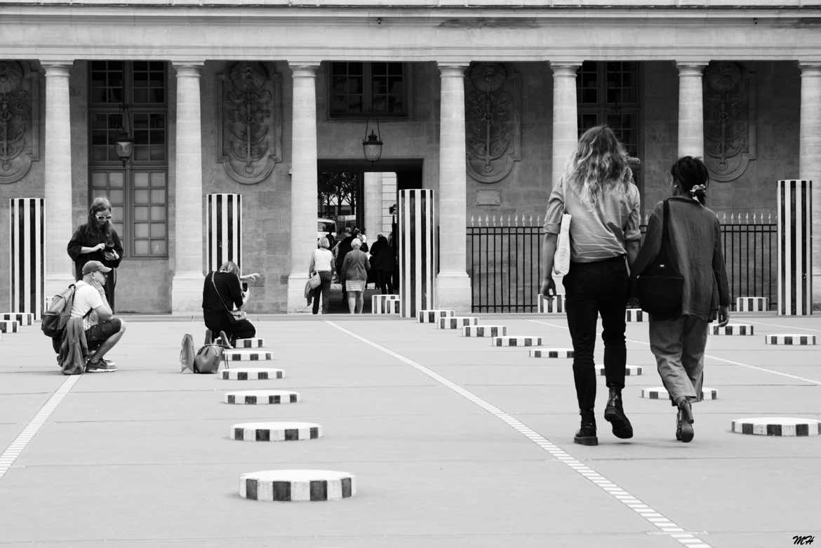 Dans la Cour d'Honneur du Palais Royal