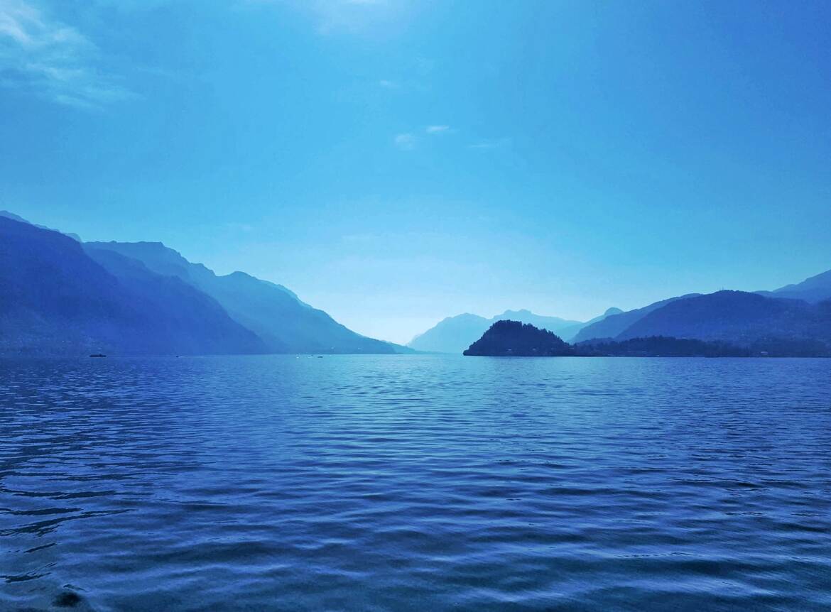 Le lac Majeur en monochrome