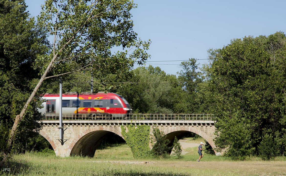 Le train et le jogger