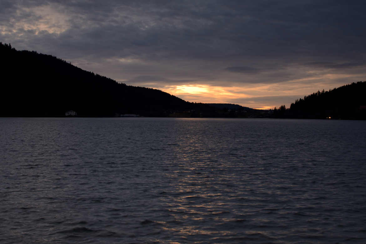 coucher de soleil sur le lac de gerardmer