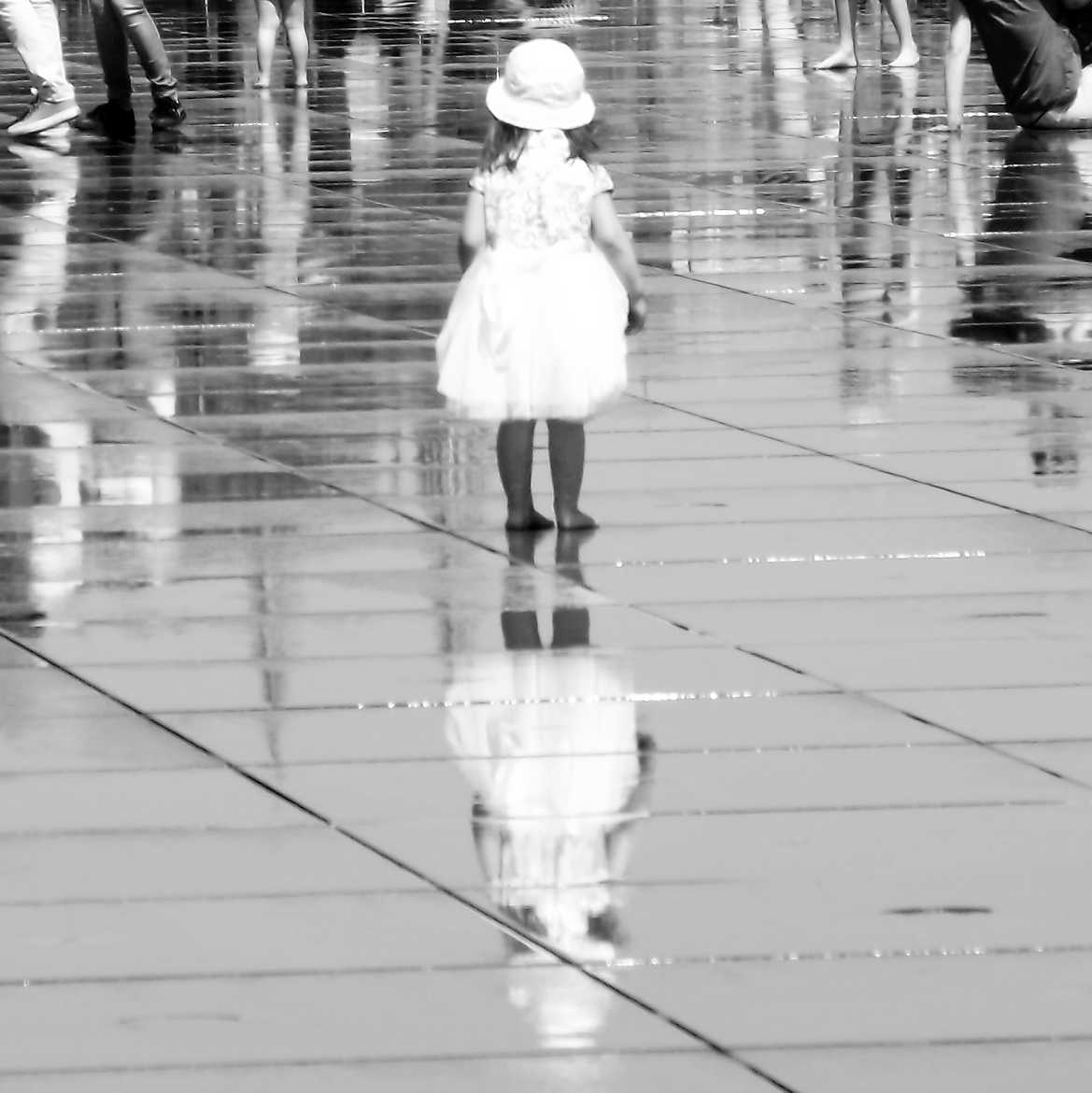 Un ange au miroir d'eau