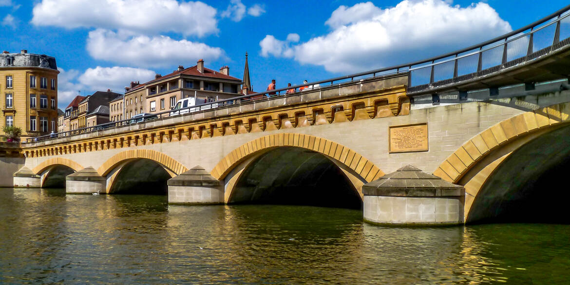 Moyen - Pont à Metz