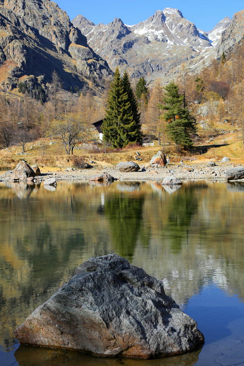 Plus la montagne est haute, Plus la vallée est profonde.