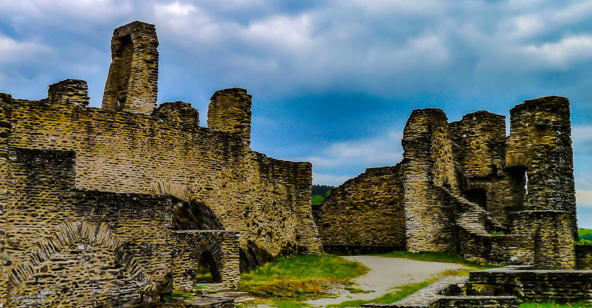 Vestiges du Château de Bourscheid 2