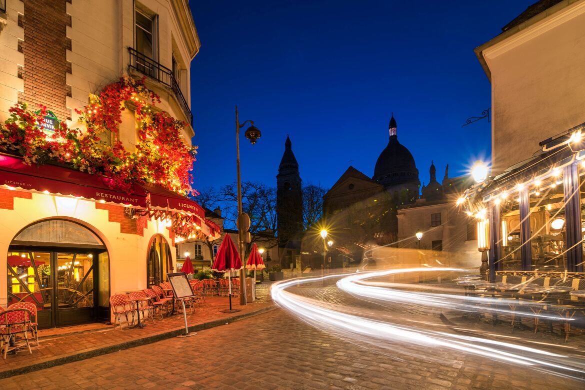 ça file à Montmartre...