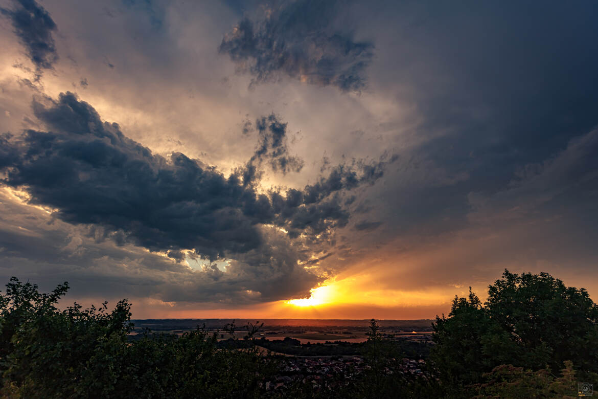 Cache cache avec les nuages