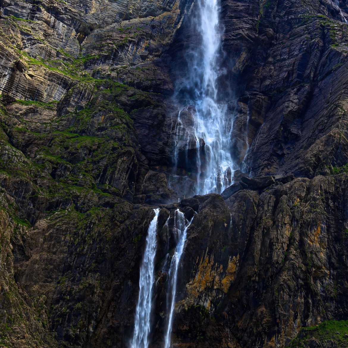 CASCADE DE DROITE ...