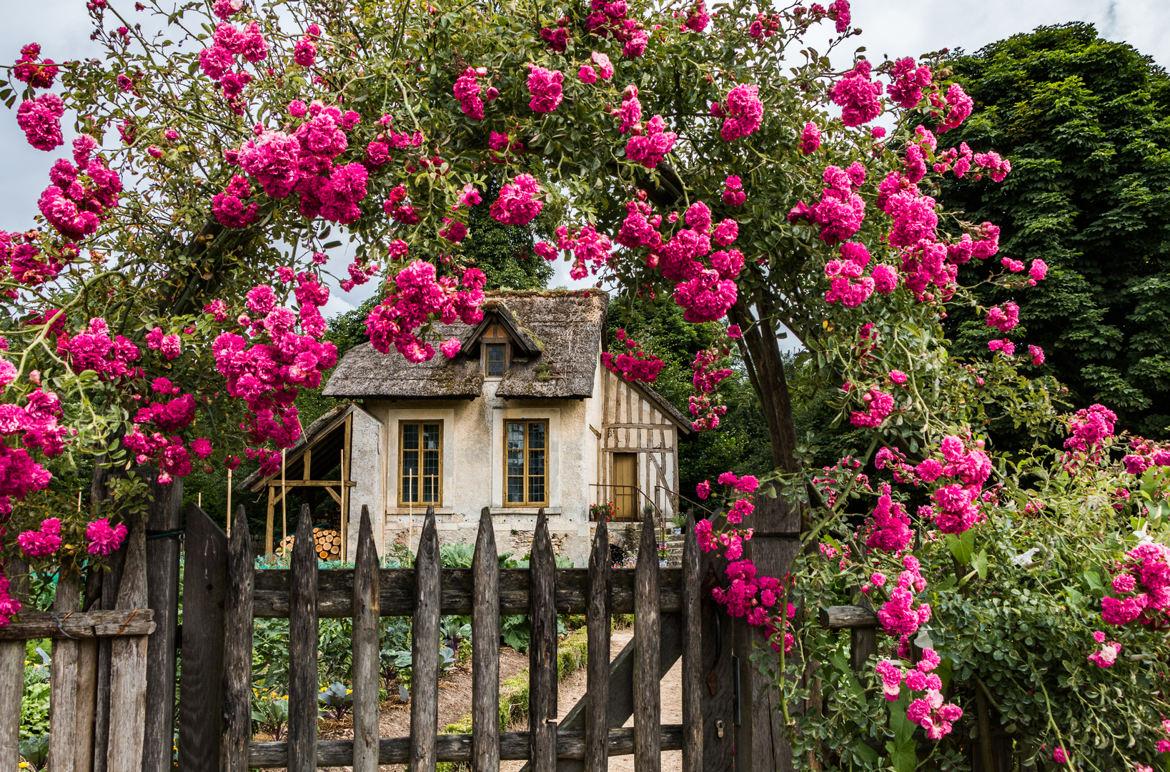 hameau de la Reine Versailles porte fleurie