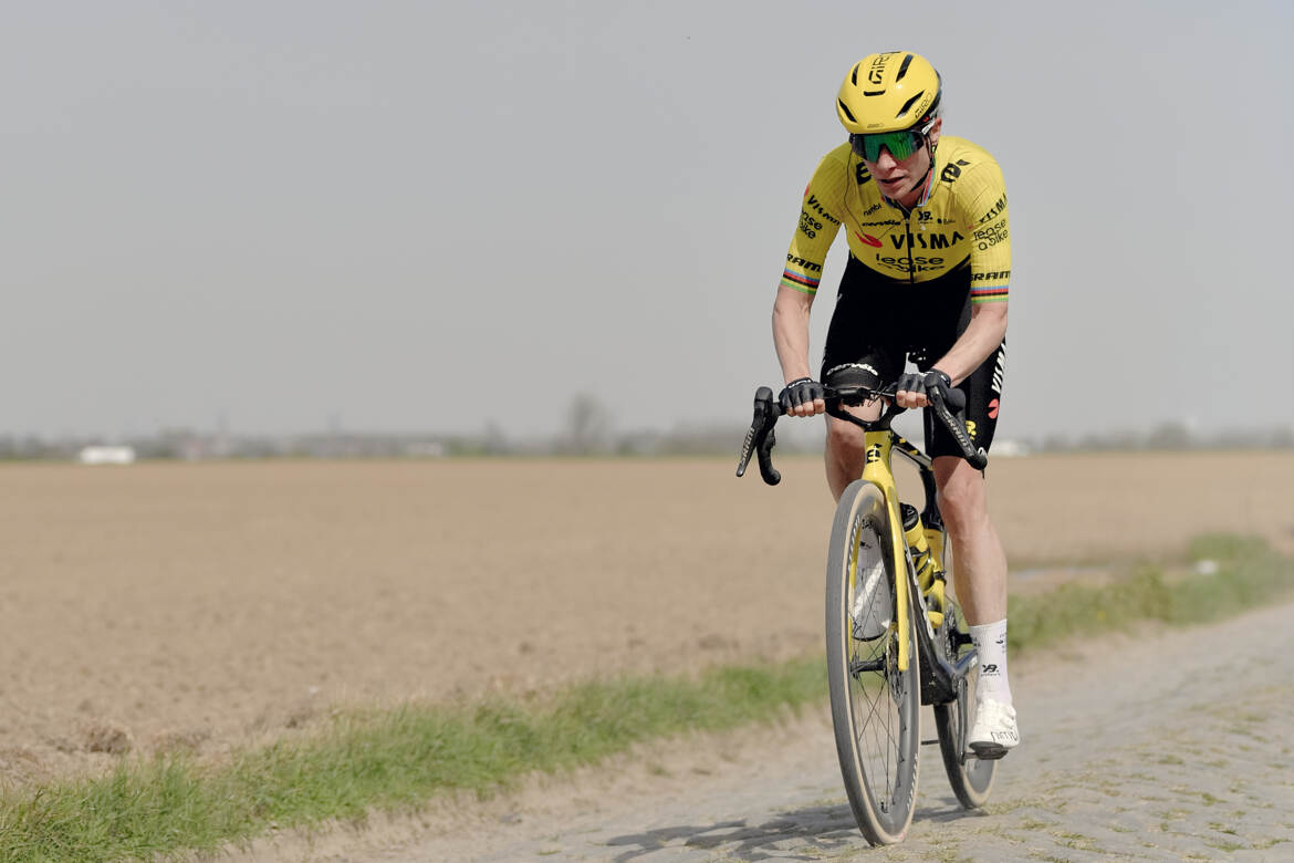 Marianne Vos, lors d'une reconnaissance sur les pavés au Carrefour De L'arbre