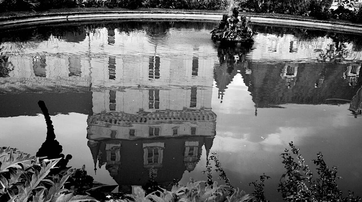 Miroir, qui est le plus beau Château?