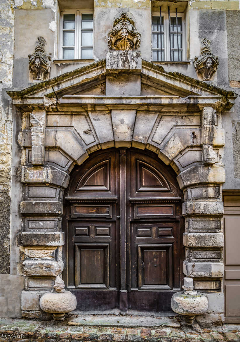 Vieille porte, vieilles pierres