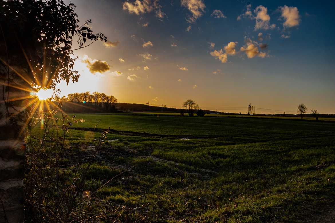 coucher de soleil sur la plaine