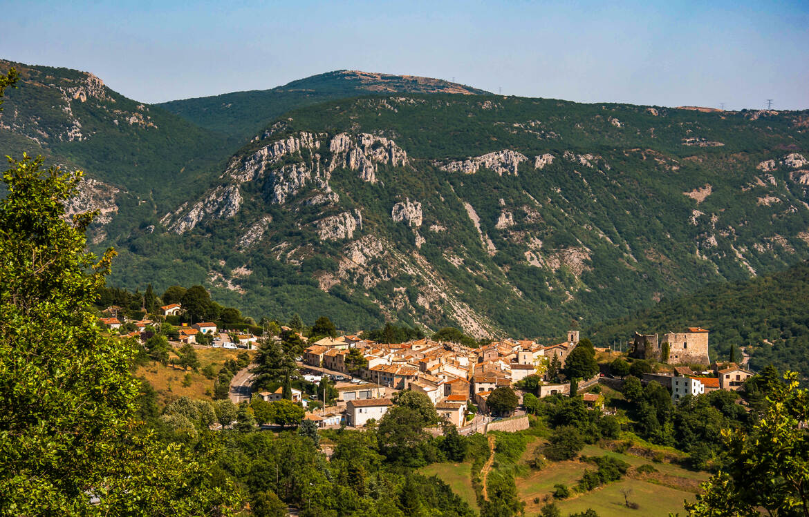 Gréolières à Flanc de Montagnes