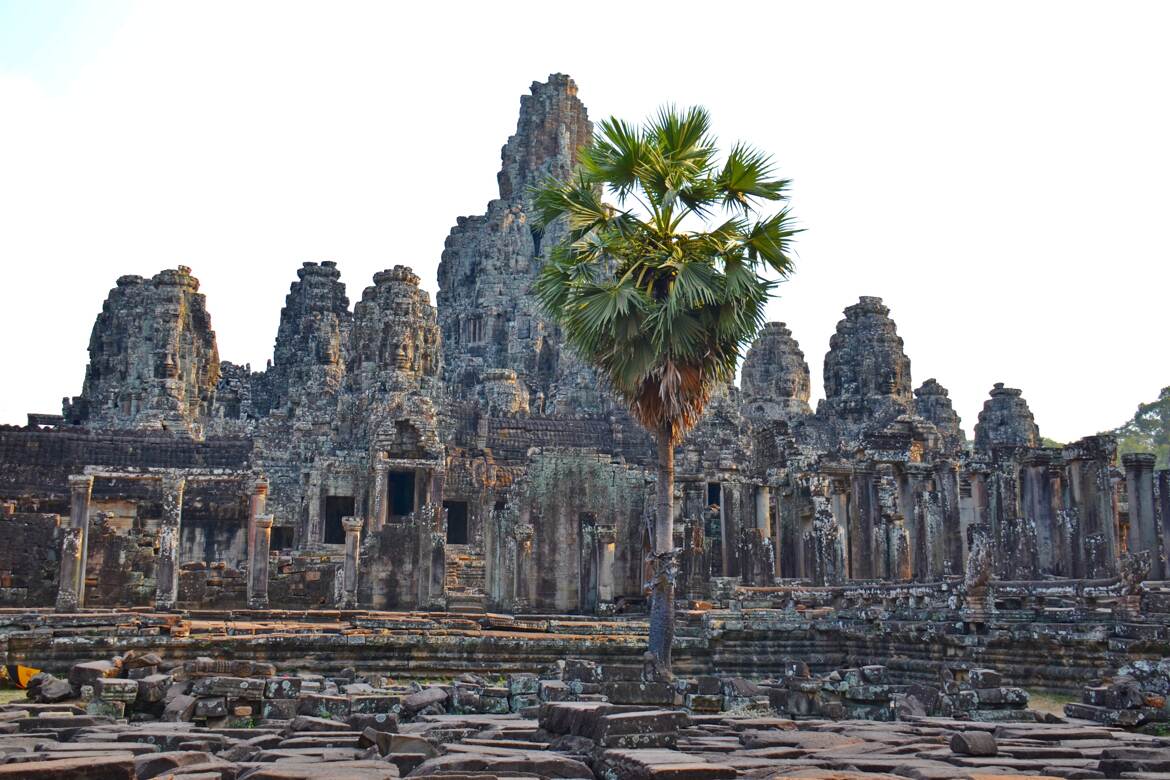 Vue plus élargie d'Angkor Wat
