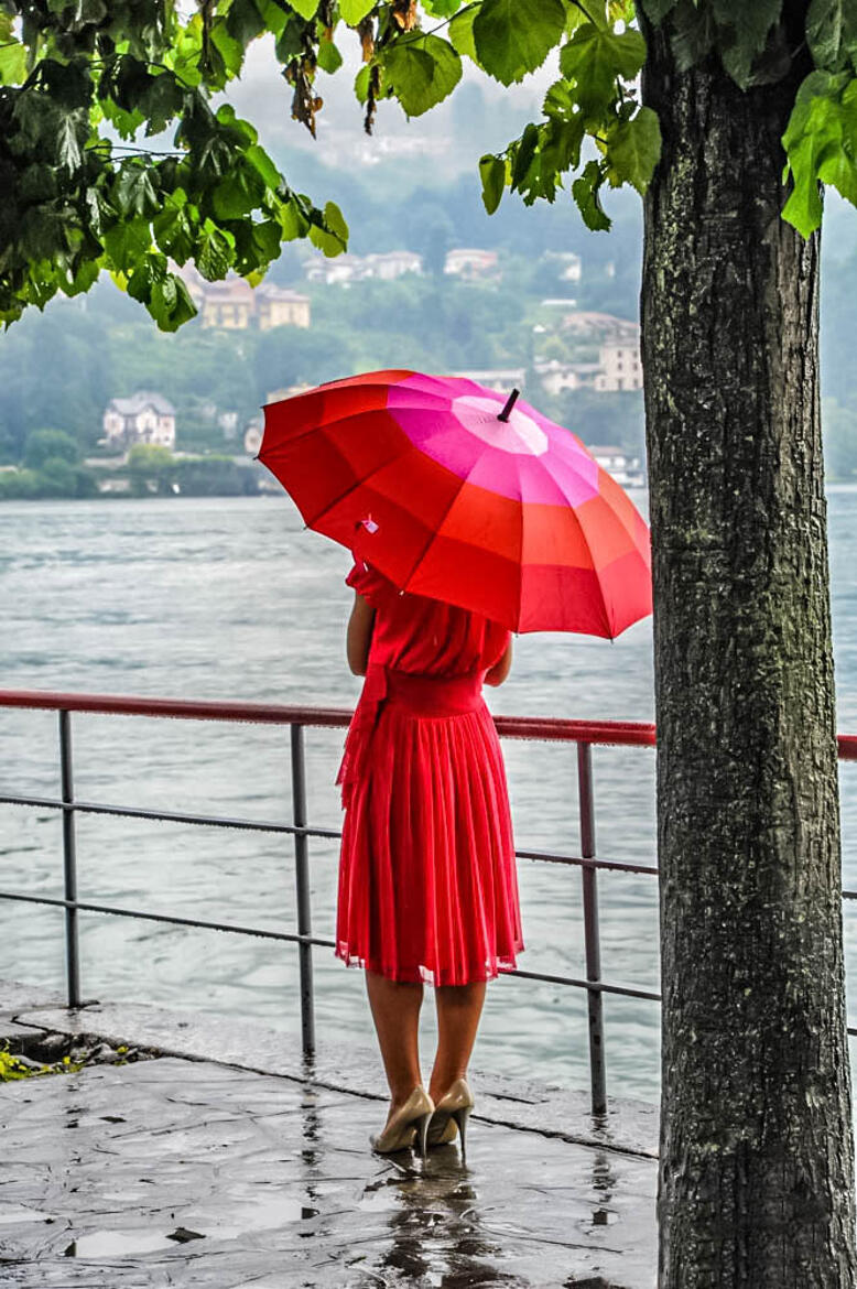 La femme au parapluie