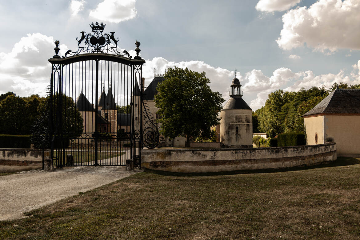 grilles grilles entrée château Chamerolles 45