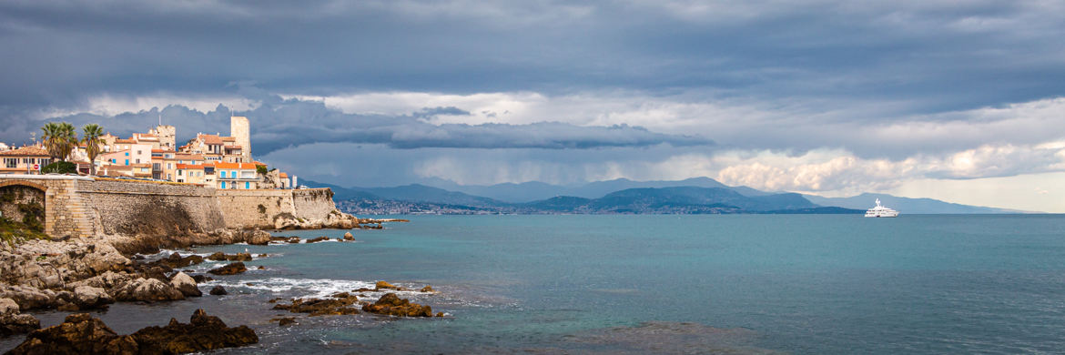 Le bateau blanc