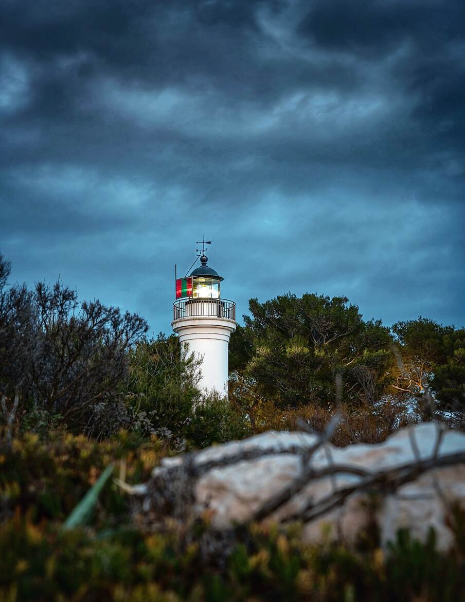 Le phare caché