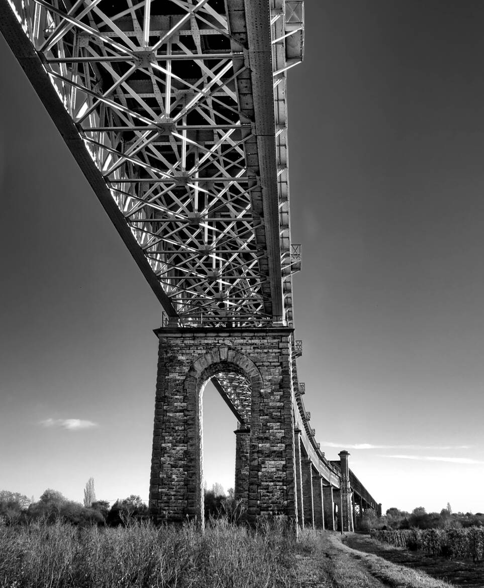 Sous le pont Eiffel !