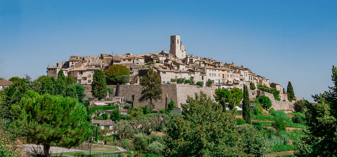 Perché sur sa colline