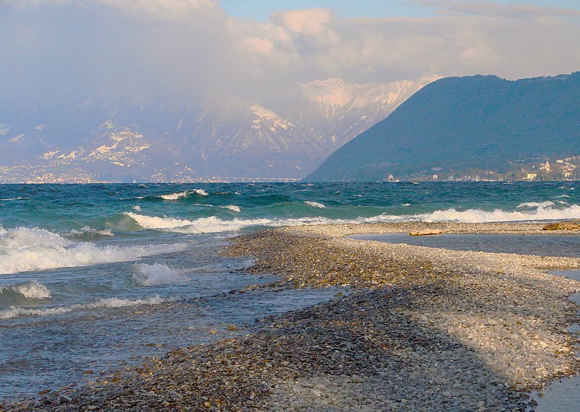 Vagues sur le delta de la Dranse