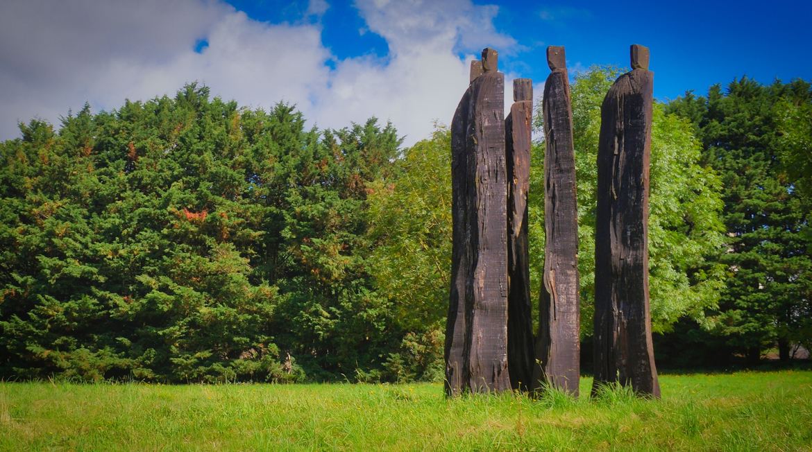 Statues de bois à la Pellinière