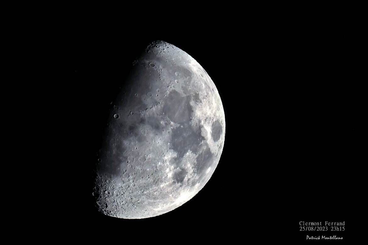 Toujours dans la lune