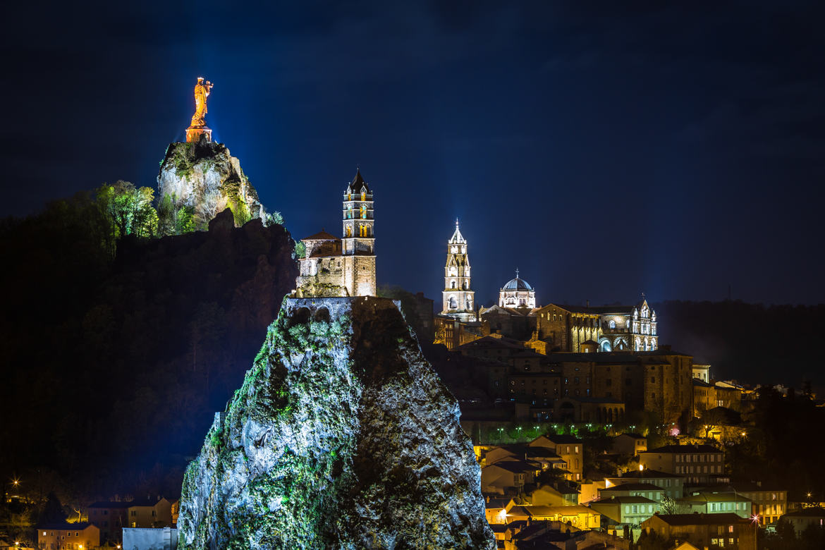 Le Puy-en-Velay de nuit