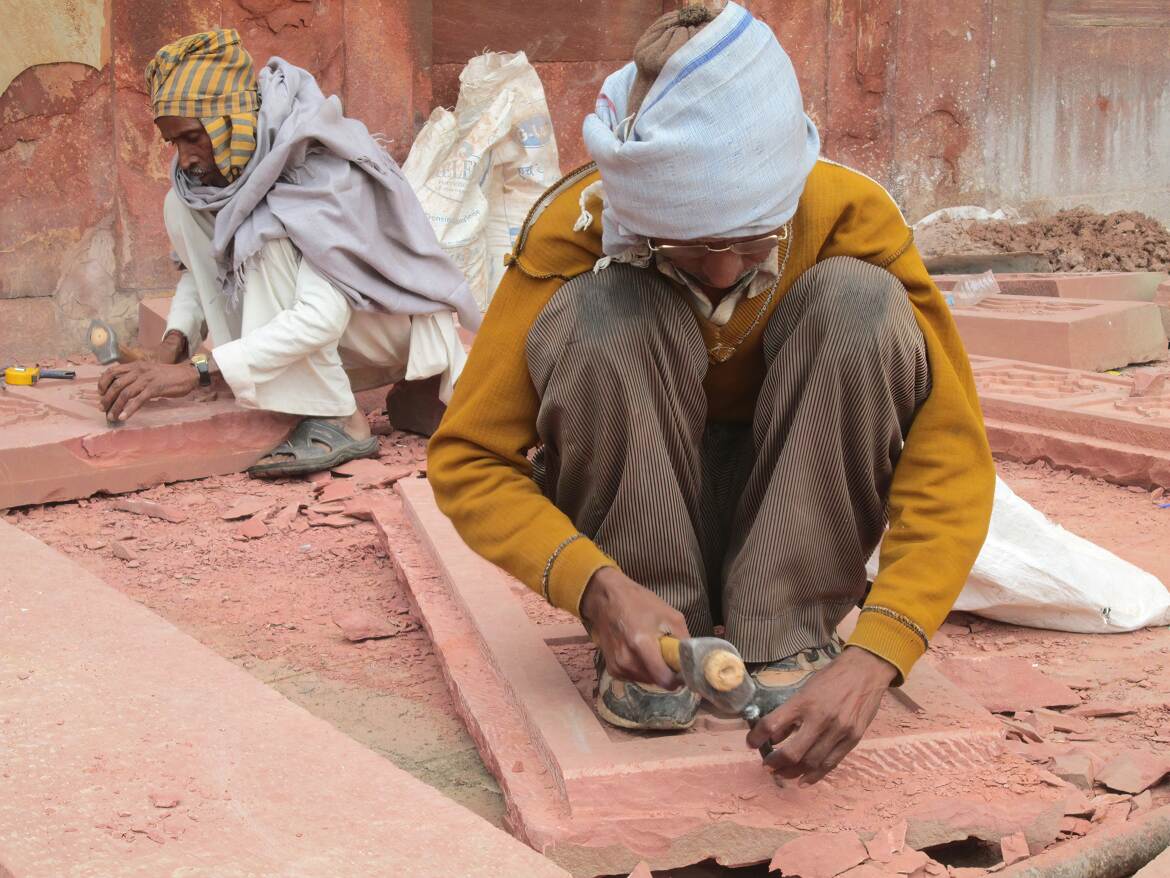 Tailleur de pierre au Taj Mahal